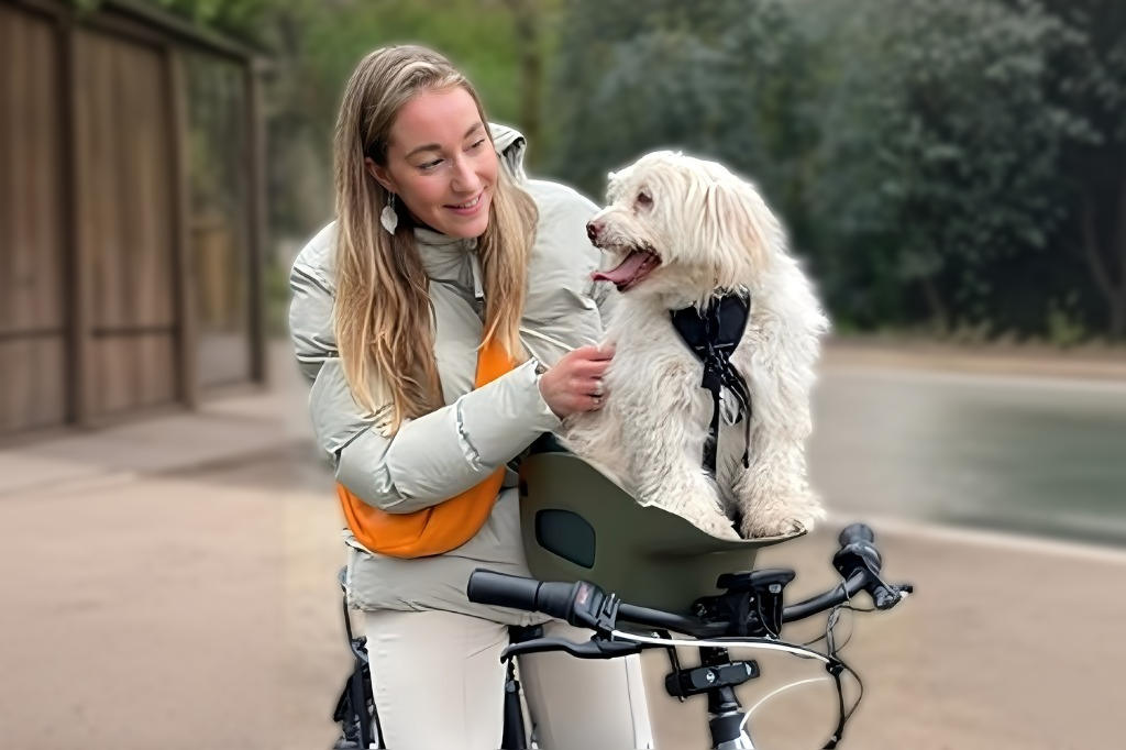 How to Introduce Your Puppy to a Bike Carrier Step-by-Step